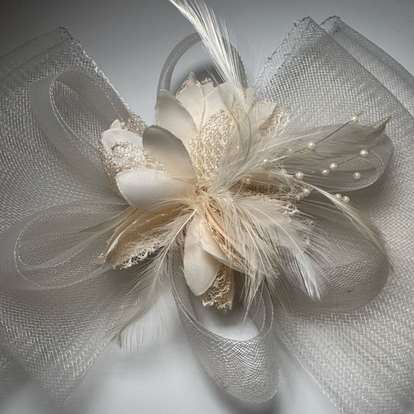 Vintage Ivory Floral Mesh Fascinator Hair Clip main image 5